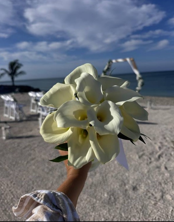 Harper — a Dream Beach Weddings bridal bouquet
