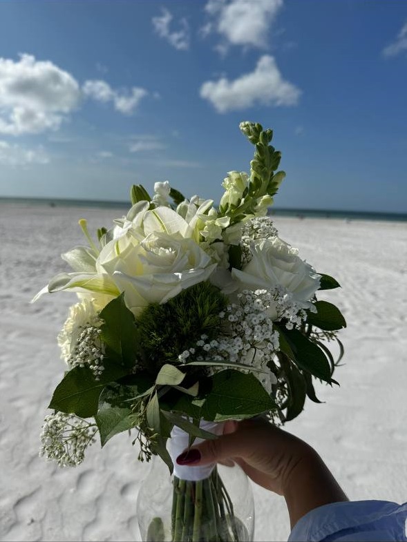 Olivia — a Dream Beach Weddings bridal bouquet